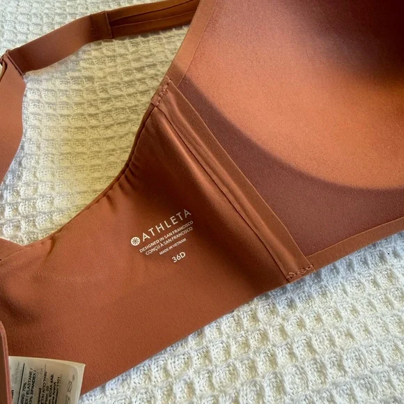 Athleta Ritual Tee Shirt Bra 36D in Coral Orange Soft Padded Smooth No Underwire - Picture 9 of 13